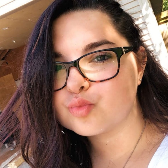 Meet your Posher, Kurstyn - Picture 1 of 1